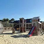 Hébergement de vacances Mobil-home Grand Confort à 200m De La Plage, 4 Pers, Piscine Chauffée, Parking, Wi-fi Inclus - Fr-1-361a-8 Jullouville