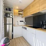 Hébergement de vacances Mobil-home Grand Confort à 200m De La Plage, 4 Pers, Piscine Chauffée, Parking, Wi-fi Inclus - Fr-1-361a-8 *