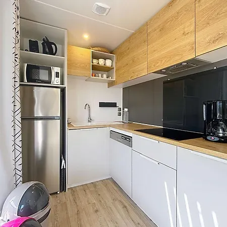 Ferienhaus Mobil-home Grand Confort A 200m De La Plage, 4 Pers, Piscine Chauffee, Parking, Wi-fi Inclus - Fr-1-361a-8 *