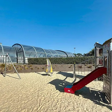 Hébergement de vacances Mobil-home Grand Confort à 200m De La Plage, 4 Pers, Piscine Chauffée, Parking, Wi-fi Inclus - Fr-1-361a-8